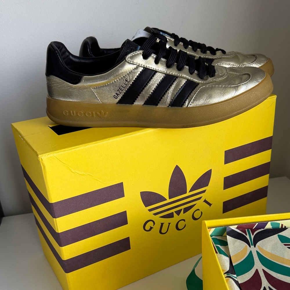 Gucci collaboration with Adidas gazelle sneakers
Special edition (Gold) - Picture 7 of 16